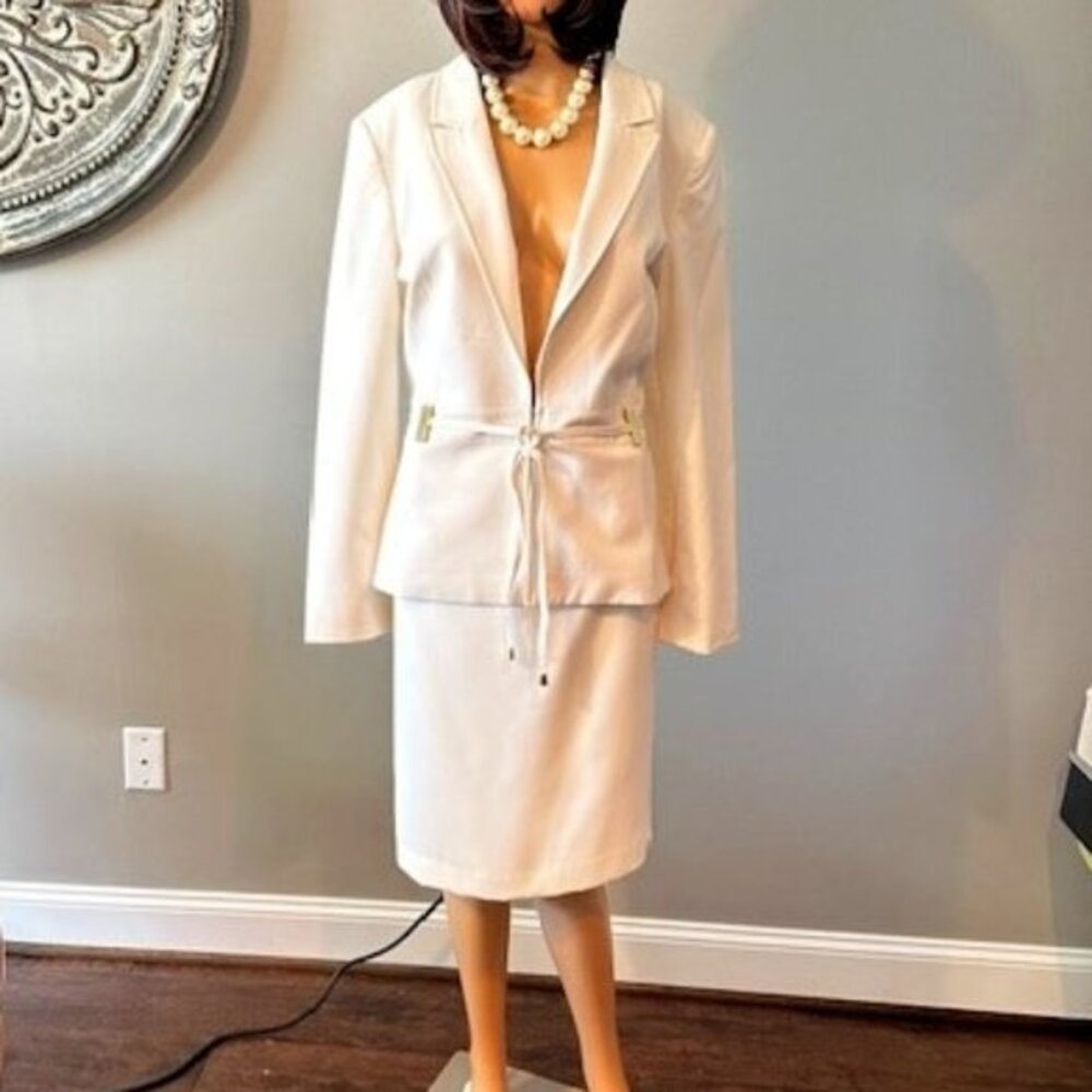 TAHARI CREAM SKIRT SUIT